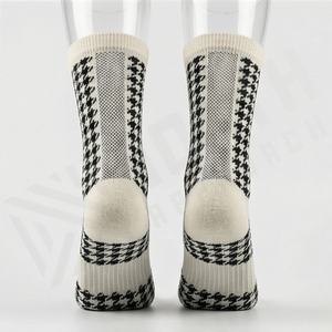 Chaussettes de cyclisme respirantes pour l'été, anti-odeurs, évacuant l'humidité, pour hommes, tissu Cool Max, couleur personnalisée - Product Image 2