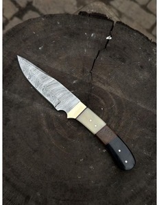 Cuchillo de caza de acero de Damasco hecho a mano con hoja recta de punta caída, mango de asta y funda de cuero - Product Image 6
