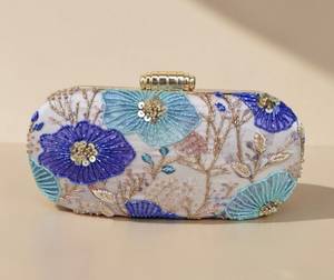 Bolso de mano floral estampado y bordado para mujer, cartera de fiesta, bolso de boda nupcial con diseño de marco único y cadena de hombro - Product Image 3