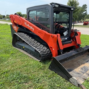 รถตักล้อยางขนาดเล็ก Kubota SVL97-2 พร้อมกำลังยกสูงและดีไซน์ที่ทนทานสำหรับงานก่อสร้างและงานดินหนักที่ต้องการความแข็งแกร่ง - Product Image 2