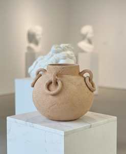 Décoration de table, décoration d'intérieur, vase à fleurs en porcelaine beige, effet argile, vase en céramique avec poignée par Universal Overseas - Product Image 2