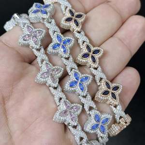 กำไลข้อมือ RB Gems รูปดอกโคลเวอร์สีน้ำเงินประดับเพชรโมอิสซาไนต์ทรงบริลเลียนท์ สำหรับทุกเพศ  ทำจากเงินแท้ 925  แบบเชื่อมต่อ  สไตล์ฮิปฮอป  เคลือบโรเดียม - Product Image 5
