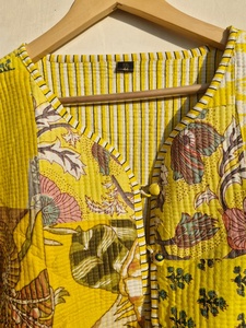 Veste bomber indienne faite à la main pour femmes, vêtements d'hiver, style bohème, patchwork réversible, à capuche, 100% coton, imprimé animal - Product Image 4