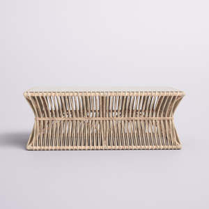 โต๊ะหวายสานมือเคลื่อนย้ายได้สไตล์ร่วมสมัยเฟอร์นิเจอร์ในบ้านพร้อมพื้นผิวด้านบนเรียบและคุณสมบัติการตกแต่ง - Product Image 3