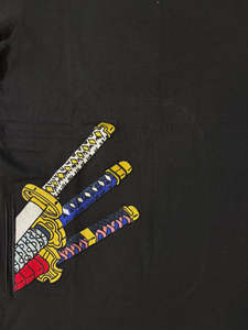 เสื้อยืดปักลาย 3 มิติ คุณภาพสูง ผ้าฝ้ายถัก ทรงโอเวอร์ไซส์ ไซส์ใหญ่พิเศษ แขนสั้น คอเสื้อมีโลโก้ด้านหน้า สไตล์ฮิปฮอป - Product Image 3