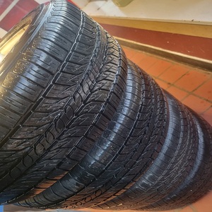 Neumáticos 225/55/16 Económicos con Excelente Estabilidad en Carretera, Tracción Confiable, Manejo Suave y Banda de Rodadura Duradera para Vehículos de Pasajeros - Product Image 3