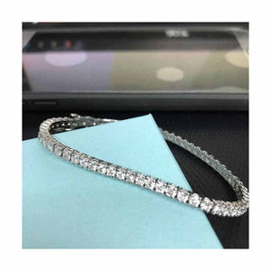 Bracelet tennis en argent 925 pour femme, serti de diamants ronds taille brillant, style classique - Product Image 2