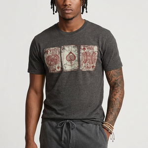 Camiseta Gráfica Personalizada para Hombre, Diseño de As de Espadas, Color Gris Carbón, Tejido de Poliéster/Algodón, Estilo Urbano, Corte Ajustado - Product Image 2