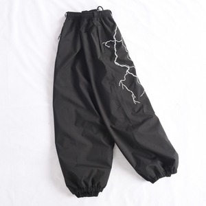 Pantalon de ski unisexe noir imperméable avec imprimé éclair blanc, taille et poignets élastiques, taille adulte - Product Image 1