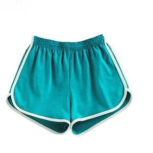 Shorts de sport rouges taille haute pour femmes, en polyester tricoté respirant, coupe régulière, couleur unie, style sportif, OEM en gros - Product Image 4