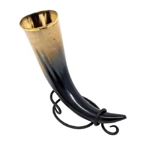 Jarra de Cerveza Vikinga Hecha a Mano con Cuerno de Búfalo, Acabado Realista, Diseño Artístico de Taza de Cerveza Medieval Escandinava Tradicional - Product Image 2