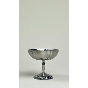 Cuenco de chocolate de lujo de acero inoxidable con pedestal decorativo, plato moderno de metal para servir dulces y bocadillos para el hogar y la cocina. - Product Image 3
