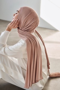 Voile Hijab en Modal Premium en Gros avec Sous-Hijab Assorti, Doux, Respirant, Léger, Couleurs Personnalisées, Motif à Petits Points - Product Image 2