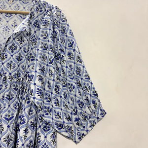 เสื้อคอวีผ้าฝ้ายพิมพ์ลายดอกไม้แบบแฮนด์บล็อก  แขนสามส่วน  ตกแต่งระบายลูกไม้ทำมือ  ซักได้  สไตล์ชิโนเซอรี  ธรรมชาติ - Product Image 3