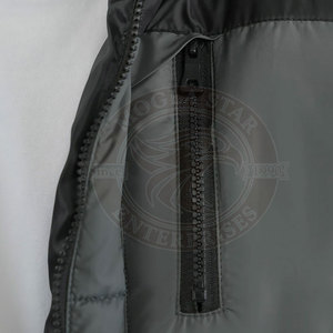 Vêtements d'hiver en gros pour hommes : veste matelassée avec rembourrage confortable, design élégant et options de personnalisation pour les entreprises - Product Image 5