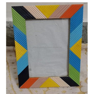 Cadre photo en bois fait main avec incrustation géométrique en résine ambre orange et ivoire, accent de décoration moderne pour la maison - Product Image 5