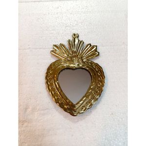 Miroir mural Cœur Sacré doré vintage, exquis, Ex Voto Milagro, effet flamme, pour décoration intérieure, accent d'art spirituel, vente en gros - Product Image 1