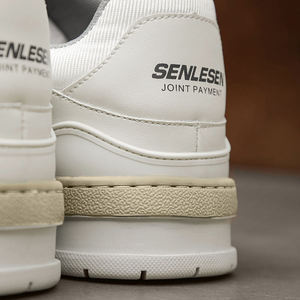 รองเท้าวิ่งดีไซน์หรูคุณภาพสูง รองเท้าวิ่งลำลองสไตล์วินเทจสำหรับผู้ชาย รองเท้ากีฬาเดินเล่น รองเท้าวิ่งมีไฟ LED - Product Image 3