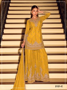 Traje Semi-Cosido de Chifón Dhwaja Export con Bordado y Lentejuelas, Estilo Moderno para Bodas y Fiestas - Product Image 1