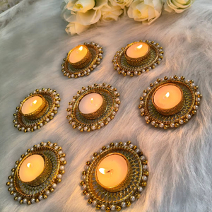 เชิงเทียนไข่มุกทำมือสำหรับตกแต่งโต๊ะงานแต่งงาน |   แท่นวางโคมไฟพูจา |   ของขวัญตกแต่งบ้านสำหรับเทศกาลดีวาลีและงานเฉลิมฉลอง - Product Image 1