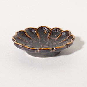 Assiette de service en porcelaine Mino Ware - Design Wabi-Sabi Fabriqué au Japon pour un usage domestique - Product Image 4