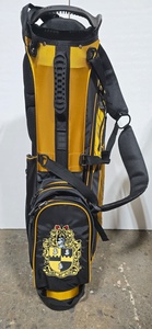 กระเป๋ากอล์ฟ Alpha Phi Alpha Fraternity Inc. คุณภาพสูงแบบขายส่ง กระเป๋ากอล์ฟ ALPHA สีดำและสีทองโบราณ - Product Image 6