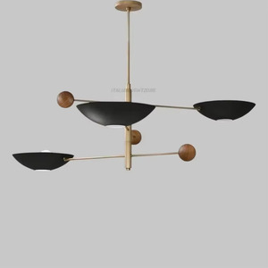 Lustre Sputnik de luxe de style Mid-Century, en laiton, 3 lumières, hauteur réglable, plafonnier LED, abat-jour noirs modernes - Product Image 1