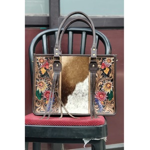 Sac fourre-tout messager en cuir de vachette fait main, orné de fleurs et de franges, style western, pour femme - Product Image 1