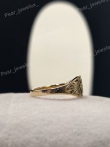 Anillo Vintage con Diseño Floral Tallado, Anillo de Sello con Patrón de Flores Grabado, Bañado en Rodio, Regalo para Mujer - Product Image 3