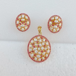 RAY FINE ORNATES <b>Ruby</b> Pearl Princess Cut Pendant <b>Necklace</b> Victorian Gold Plated CZ Bridal Statement <b>Necklace</b> Indian Wedding - Product Image 2