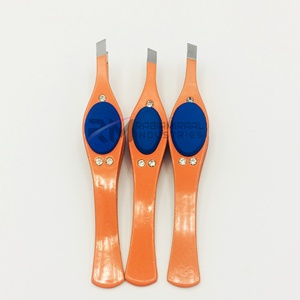 Pinzas para Cejas RMI Super Product de Nuevo Diseño, Pinzas para Cejas con Punta Angular Plateada, Juego de Pinzas para Cejas en Color Nude Brillante - Product Image 1