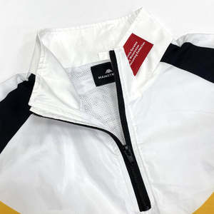 Ensemble de survêtement coupe-vent personnalisé avec logo brodé, veste zippée 1/4 et short, ensemble de sport - Product Image 2