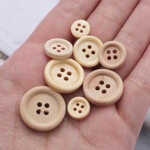 Botones de Madera Sostenibles con Logotipo Grabado - Ideales para Decoración de Abrigos y Ropa, Artesanía Natural - Product Image 2