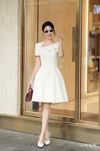 Nuevo Vestido de Fiesta Elegante para Mujer, Blanco, con Hombros Descubiertos y Corte Evase |   Vestido Alva para Eventos Nocturnos |   LAVIEM - Product Image 3