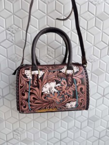 Sac à main bohème en cuir véritable, sculpté à la main, style gypsy, sac à bandoulière artisanal élégant pour femme - Product Image 4