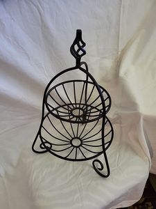 Metal Fruit <b>Basket</b> Featuring Spacious Design For Displaying Fresh Seasonal Produce In Attractive Arrangements - Product Image 6