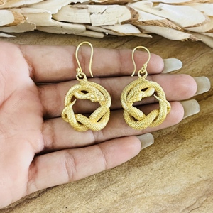 Pendientes de Serpiente de Latón con Diseño Único, Chapados en Oro de 18k, Joyería Gótica con Temática Animal, Venta al por Mayor/OEM - Product Image 3