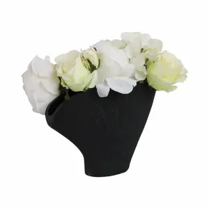 Florero de Metal con Acabado Dorado Hecho a Mano, Elegante Centro de Mesa Decorativo para Sala de Estar, Dormitorio o Comedor de Lujo - Product Image 2
