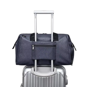 Sac de voyage unisexe imperméable personnalisé 65L, directement de l'usine, tissu résistant, fermetures éclair robustes pour une utilisation à long terme, compartiment séparé pour chaussures - Product Image 5