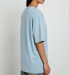 เสื้อยืดโอเวอร์ไซส์ทรงแฟชั่น สไตล์สปอร์ต ผ้าเนื้อนุ่ม ใส่สบาย ทรงหลวม สำหรับผู้หญิง คอกลม แบบเรียบ ไม่มีลาย ผ้าฝ้าย 100% เสื้อยืดทรงหลวมสำหรับผู้หญิง (OEM/ODM) - Product Image 2