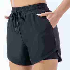 Shorts de yoga taille haute noirs pour femmes grandes tailles PIHA SPORTS avec poches, coupe décontractée, en Spandex/Nylon très extensible, idéal pour l'été - Product Image 2