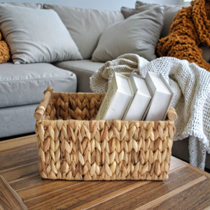 Panier multifonctionnel en paille de jacinthe d'eau tressée pour la décoration de la maison et le rangement de bureau - Product Image 1
