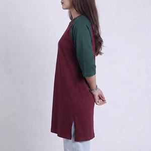 เสื้อยืดคอกลมแขนยาวผ้าฝ้าย 100% สีสันตัดกันสำหรับผู้หญิง รับผลิตแบบ OEM/ODM พิมพ์โลโก้ตามสั่ง เสื้อผ้าสตรีทแวร์สำหรับฤดูร้อน - Product Image 5