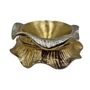Cuenco decorativo de latón multiusos, perfecto para servir frutos secos y dulces, y como elegante centro de mesa de exhibición, procedente de la India. - Product Image 4