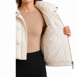 Parka Impermeable con Capucha para Mujer, Elegante y con Forro Polar Cómodo, Capucha Ajustable y Diseño Invernal de Largo Premium - Product Image 6