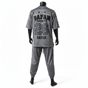 Conjunto de Jersey y Pantalón Deportivo para Hombre en Malla de Poliéster Premium, 180 GSM, Transpirable, Color Gris, con Paneles Laterales con Transferencia Térmica, 2 Piezas - Product Image 2