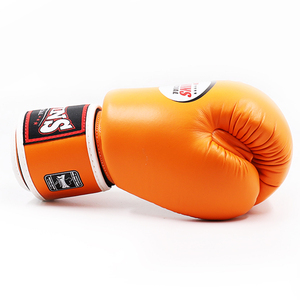 Hot Seller Oem Custom Twins Sparring Boxing <b>Gloves</b> Premium Quality Black Gold Pro Leather Punching Twins Strap Closure <b>Gloves</b> - Product Image 4