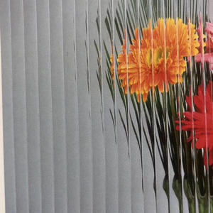 กระจก LONG DING GLASS OEM แบบร่อง สำหรับประตูภายใน ฉากกั้นห้อง พื้นผิวมีลวดลาย ดีไซน์ทันสมัย หนา 10 มม. รับประกัน 2 ปี - Product Image 5
