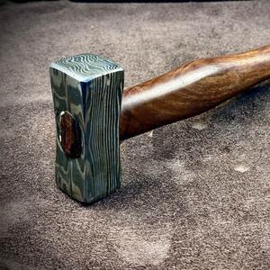 Marteau de forgeron professionnel en acier Damas, fait main, motif torsadé, construction entièrement forgée à lame pleine - Product Image 1