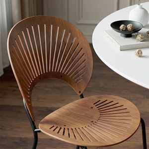 Silla de Comedor de Madera de Roble Nam Viet con Tapicería de Cuero Sintético, Diseño Plegable para Hogar y Restaurantes - Product Image 2